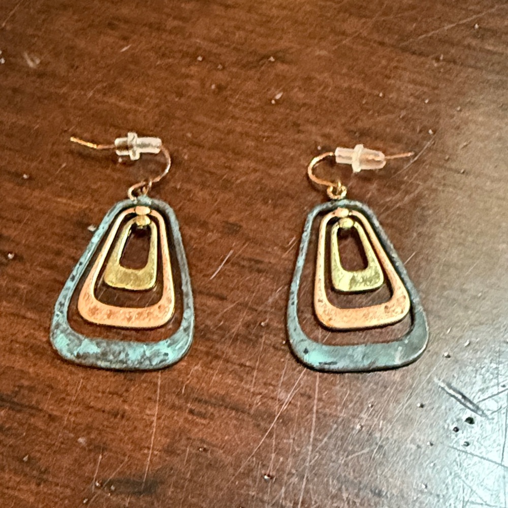 Elegant Gold and green Layered Earrings